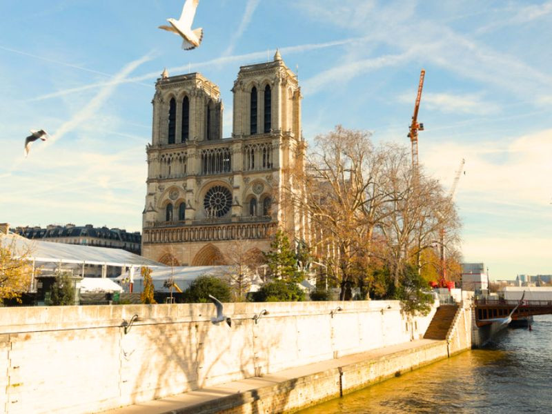 Du lịch hành hương Tết - Chiêm ngưỡng Nhà thờ Đức Bà Paris
